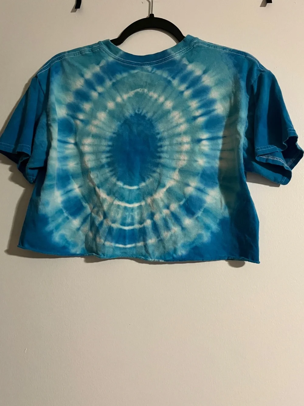 Pink Floyd Blue & White Tie-Dye Crop Top with Prism Logo-women’s - Picture 4 of 4